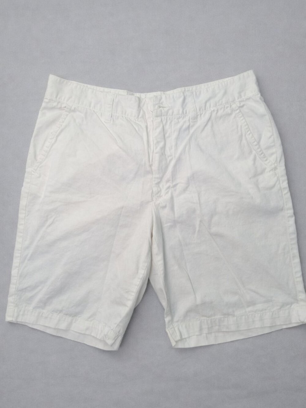 DKNY Jeans Men’s White Cotton Shorts – Size 34